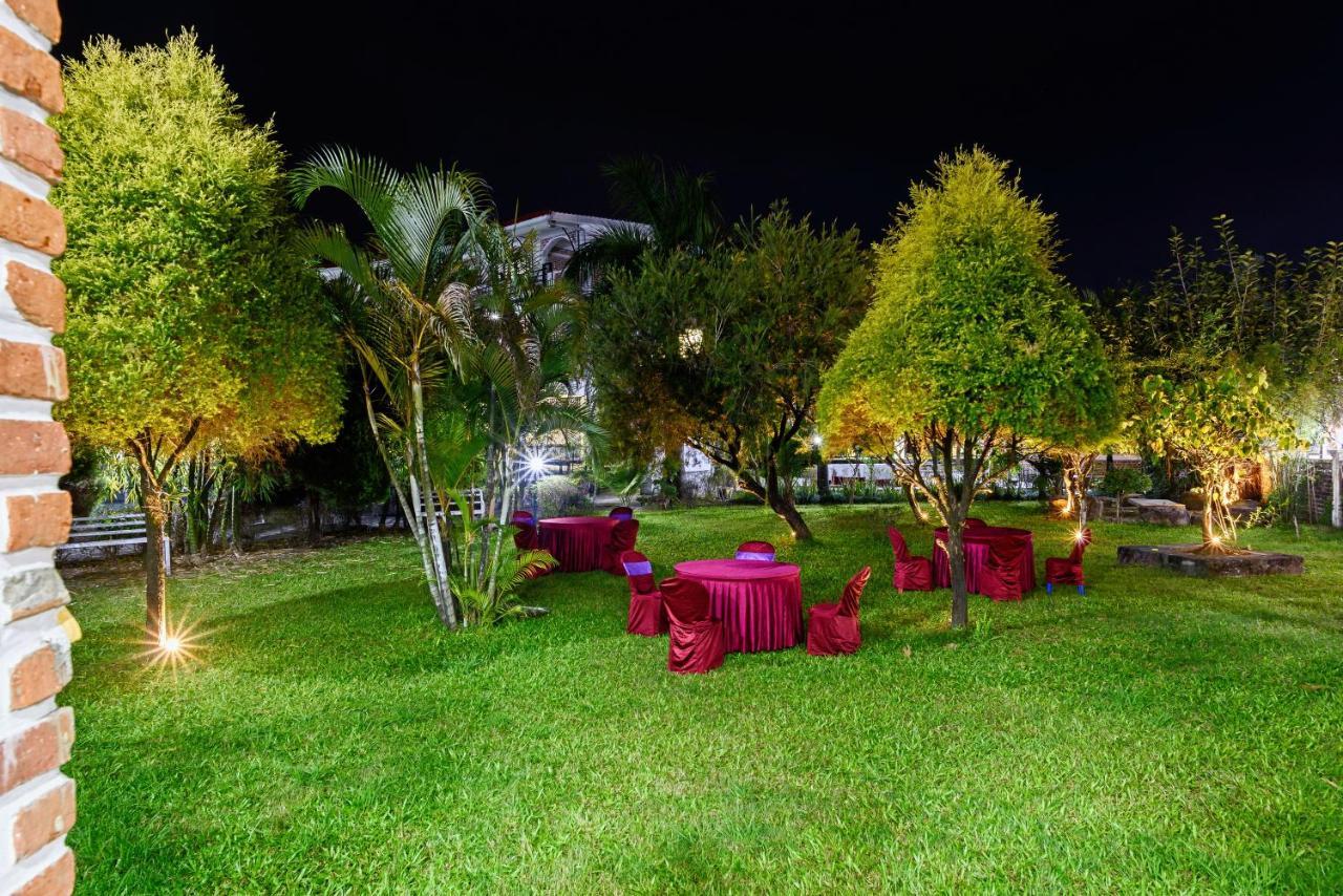 Hotel Jal Mahal Pokhara Luaran gambar